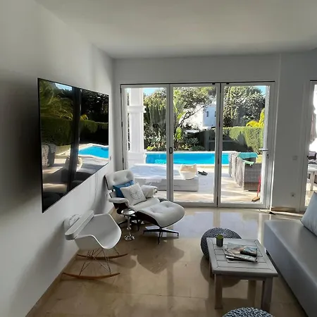 Villa Luxurious Sea View Villa, 3 Bedrooms Marbella
